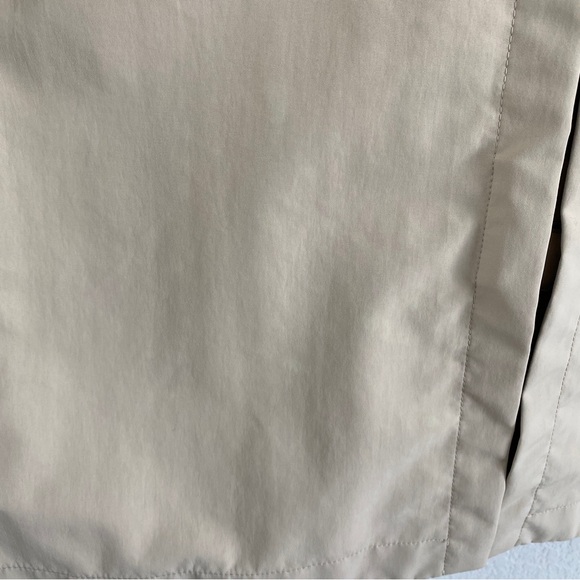 Burberry beige trench coat - Picture 13 of 14